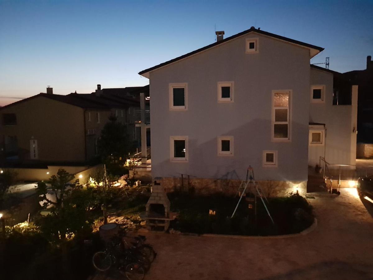Dari Apartman *